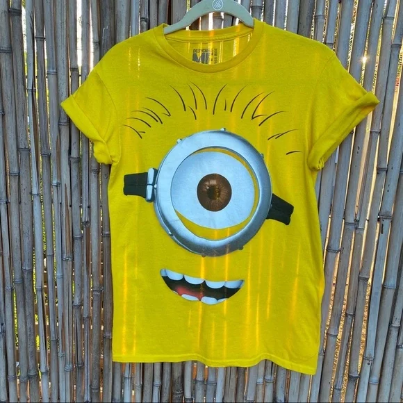 Despicable Me short sleeves yellow graphic tee S - Picture 4 of 7